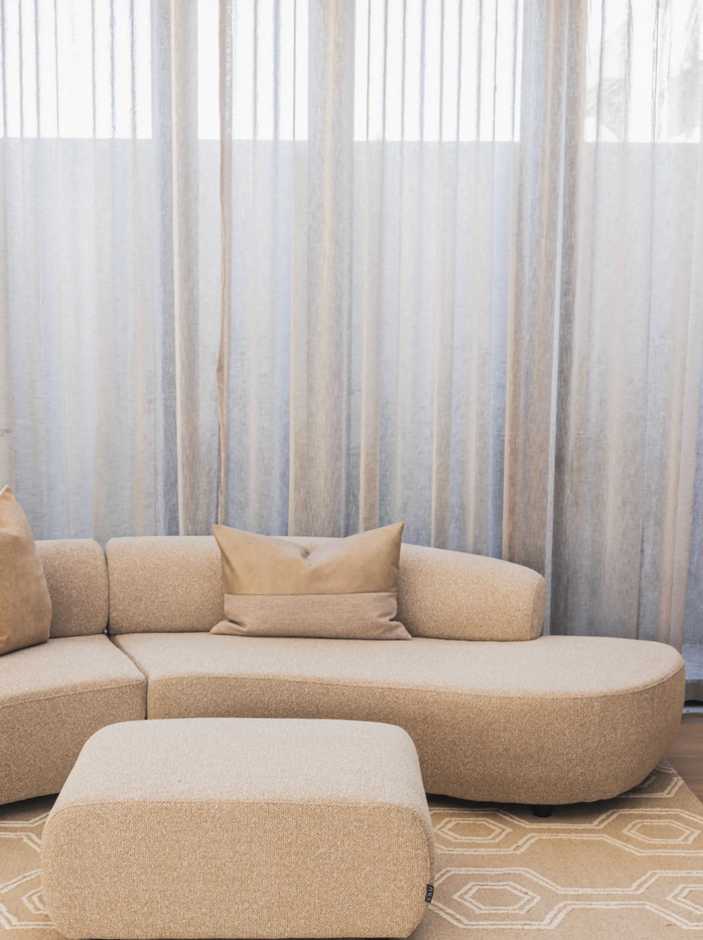 Echo Ottoman
