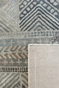 Throne Monument Rug